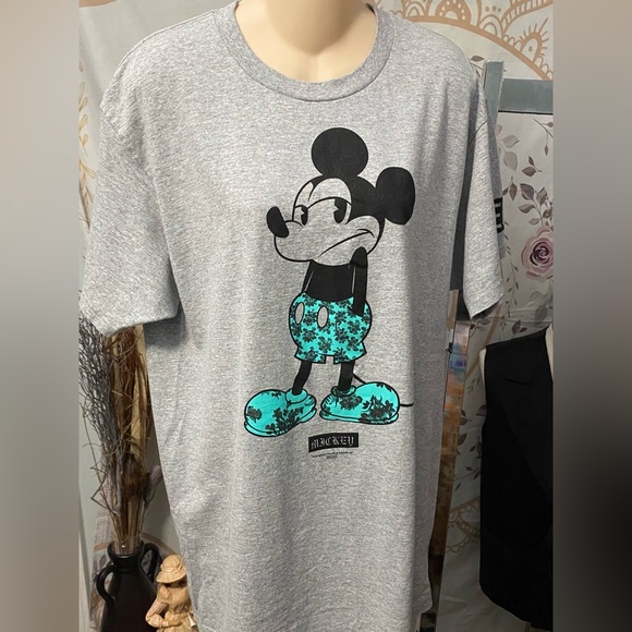 EUC Disney Mickey Mouse Neff T-shirt Gray Size Large - Picture 1 of 7